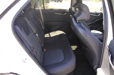 2024 Kia Niro LX  We Finance - Photo 13 - Rialto, CA 92376-8618