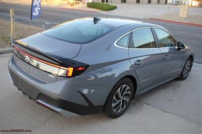 2026 Hyundai SONATA Hybrid Hybrid Blue Easy Finance Available - Photo 5 - Rialto, CA 92376-8618