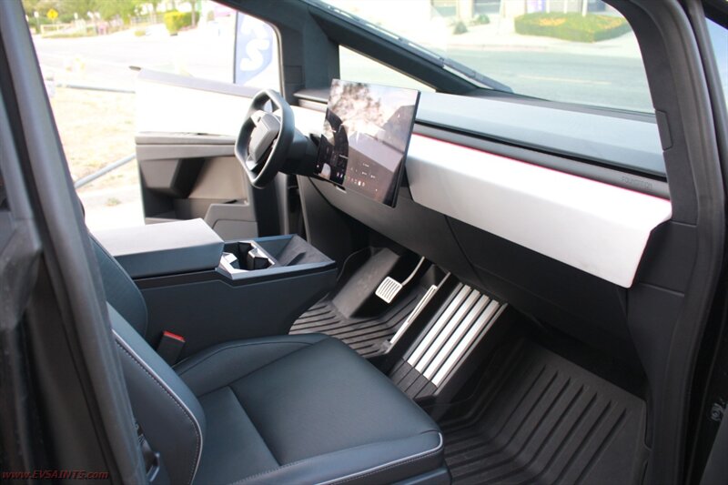 2024 Tesla Cybertruck Foundation Finance Available - Photo 19 - Rialto, CA 92376-8618
