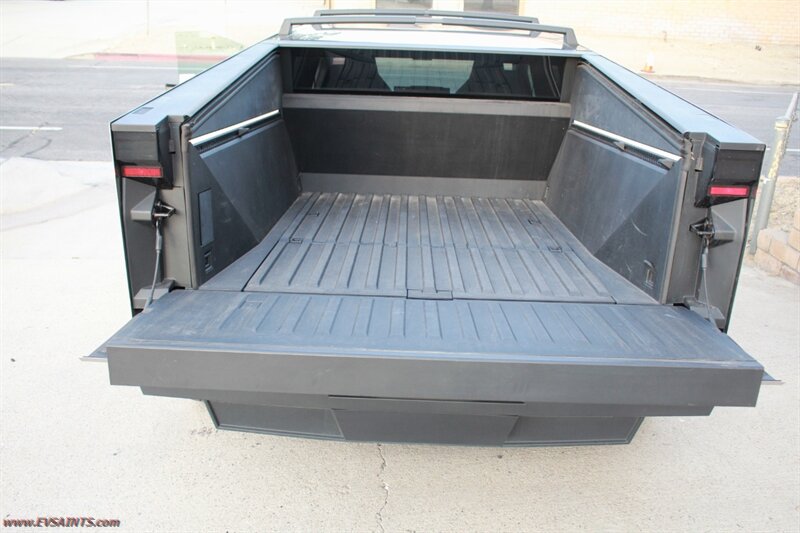 2024 Tesla Cybertruck Foundation Finance Available - Photo 12 - Rialto, CA 92376-8618