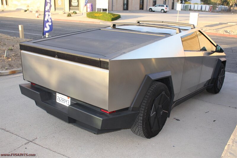 2024 Tesla Cybertruck Foundation Finance Available - Photo 10 - Rialto, CA 92376-8618