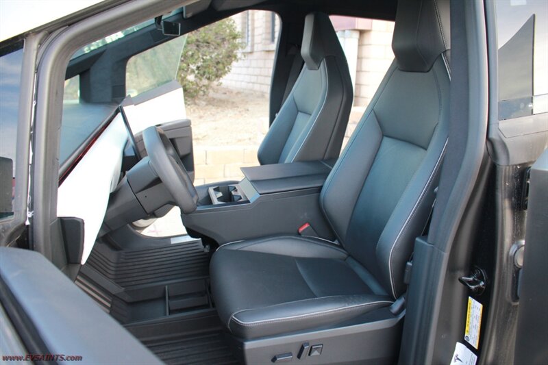 2024 Tesla Cybertruck Foundation Finance Available - Photo 17 - Rialto, CA 92376-8618