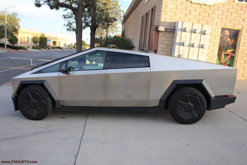 2024 Tesla Cybertruck Foundation Finance Available - Photo 7 - Rialto, CA 92376-8618