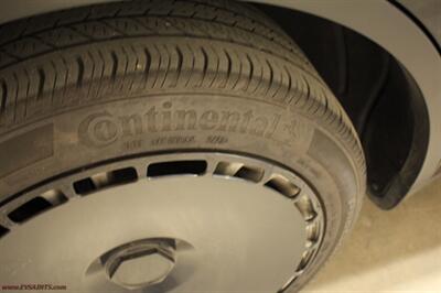 2023 Tesla Model Y Long Range  Finance - Warranty - Photo 23 - Rialto, CA 92376-8618