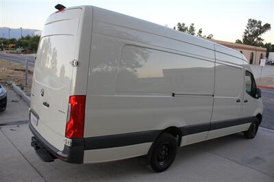 2021 Mercedes-Benz Sprinter 3500  4x2  3dr 170 in. WB High Roof Extended Cargo Van - Photo 11 - Rialto, CA 92376-8618