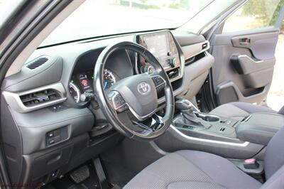 2021 Toyota Highlander Hybrid LE  We finance this vehicle - Photo 12 - Rialto, CA 92376-8618
