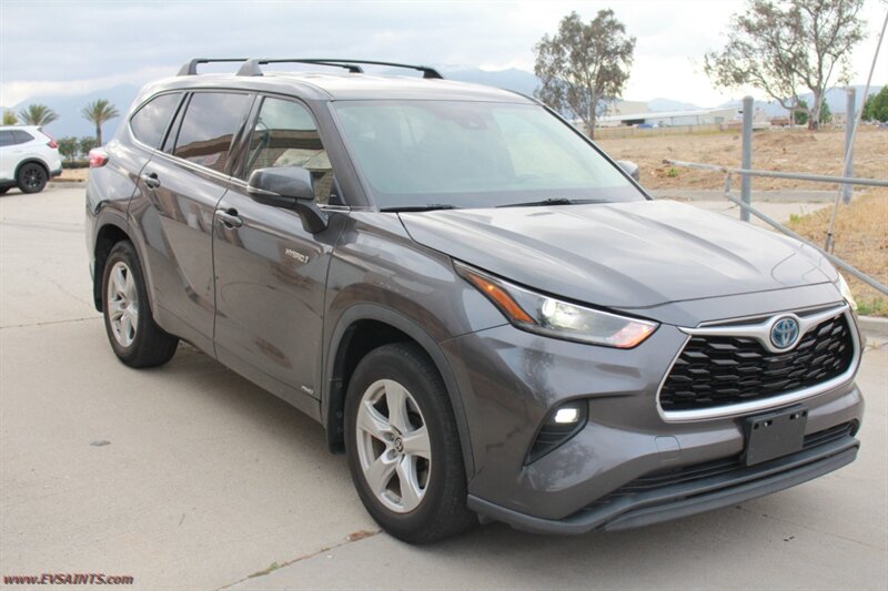 2021 Toyota Highlander Hybrid LE  We finance this vehicle - Photo 1 - Rialto, CA 92376-8618