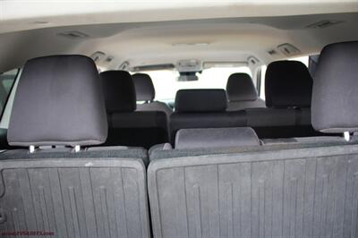 2021 Toyota Highlander Hybrid LE  We finance this vehicle - Photo 14 - Rialto, CA 92376-8618