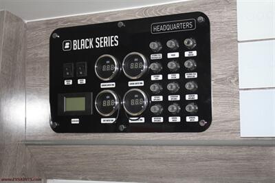 2023 Black Series HQ19 Off-Road Camper - Photo 17 - Rialto, CA 92376-8618