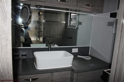 2023 Black Series HQ19 Off-Road Camper - Photo 14 - Rialto, CA 92376-8618