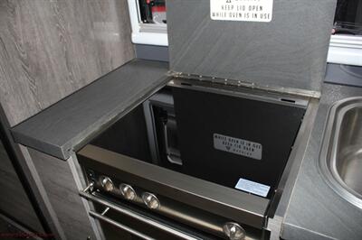 2023 Black Series HQ19 Off-Road Camper - Photo 12 - Rialto, CA 92376-8618