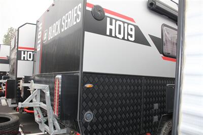 2023 Black Series HQ19 Off-Road Camper - Photo 7 - Rialto, CA 92376-8618
