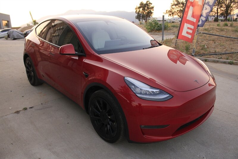 2021 Tesla Model Y Long Range REBATE REBATE REBATE - Photo 1 - Rialto, CA 92376-8618