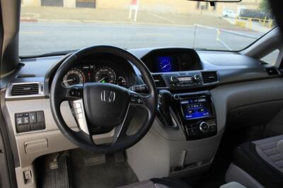 2015 Honda Odyssey EX  EASY 2 FINANCE - Photo 12 - Rialto, CA 92376-8618