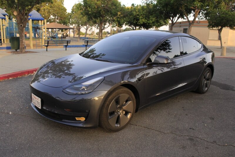 2022 Tesla Model 3 Long Range - Photo 1 - Rialto, CA 92376-8618