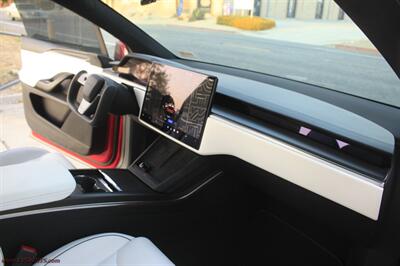 2022 Tesla Model X Plaid   - Photo 11 - Rialto, CA 92376-8618
