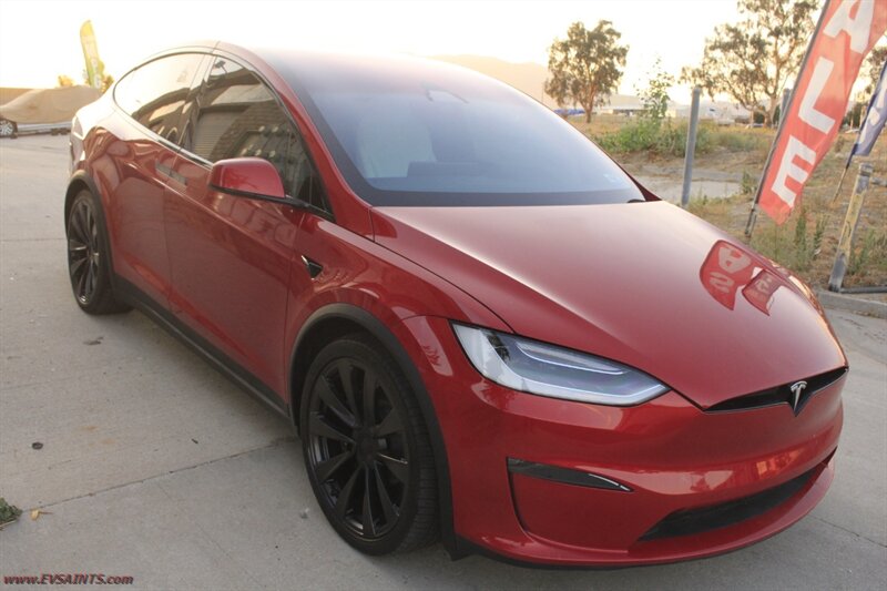 2022 Tesla Model X Plaid - Photo 1 - Rialto, CA 92376-8618
