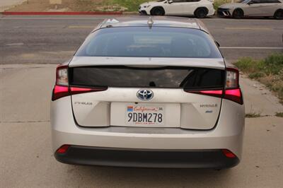 2022 Toyota Prius L Eco  We Finance with Westlake Financial - Photo 4 - Rialto, CA 92376-8618
