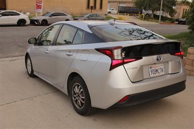 2022 Toyota Prius L Eco  We Finance with Westlake Financial - Photo 3 - Rialto, CA 92376-8618