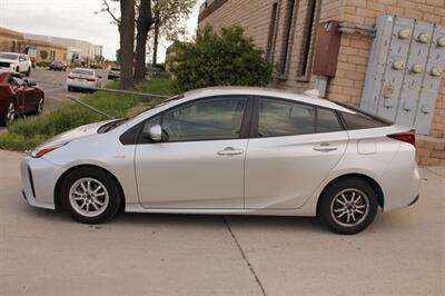 2022 Toyota Prius L Eco  We Finance with Westlake Financial - Photo 2 - Rialto, CA 92376-8618