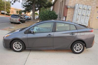 2017 Toyota Prius Two  Easy Financing - Photo 9 - Rialto, CA 92376-8618