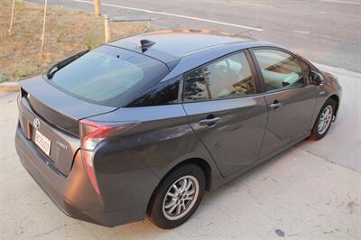 2017 Toyota Prius Two  Easy Financing - Photo 7 - Rialto, CA 92376-8618