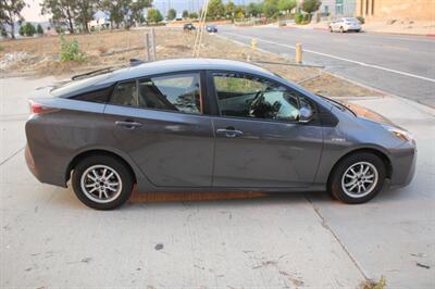 2017 Toyota Prius Two  Easy Financing - Photo 8 - Rialto, CA 92376-8618