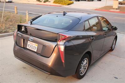 2017 Toyota Prius Two  Easy Financing - Photo 5 - Rialto, CA 92376-8618