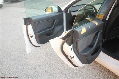 2018 Tesla Model 3 Mid Range  We Finance - Photo 11 - Rialto, CA 92376-8618