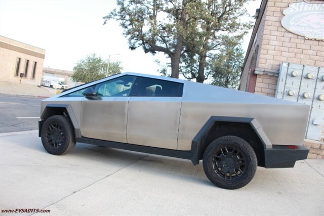 2024 Tesla Cybertruck Foundation AWD - Photo 17 - Rialto, CA 92376-8618