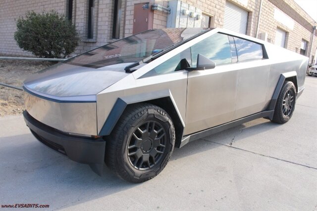 2024 Tesla Cybertruck Foundation AWD   - Photo 1 - Rialto, CA 92376-8618