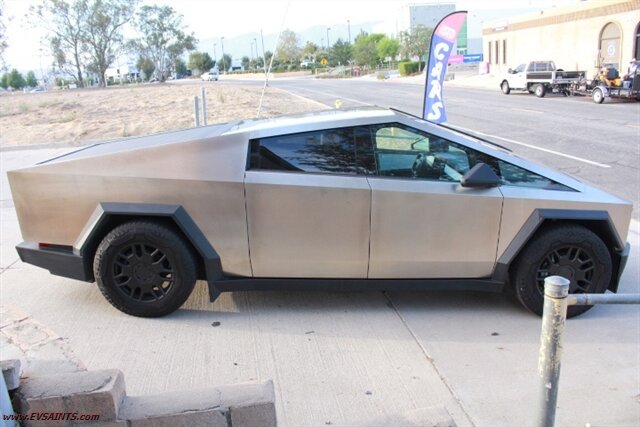 2024 Tesla Cybertruck Foundation AWD - Photo 8 - Rialto, CA 92376-8618