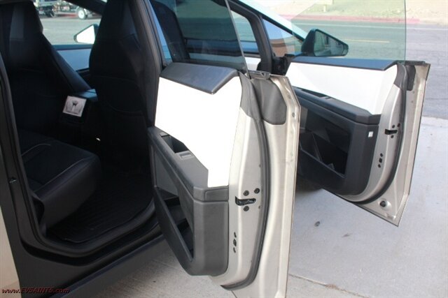 2024 Tesla Cybertruck Foundation AWD - Photo 9 - Rialto, CA 92376-8618