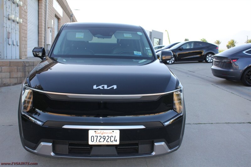 2024 Kia EV9 Black - Photo 3 - Rialto, CA 92376-8618
