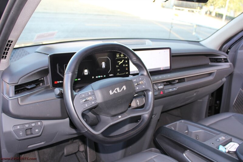 2024 Kia EV9 Black - Photo 14 - Rialto, CA 92376-8618