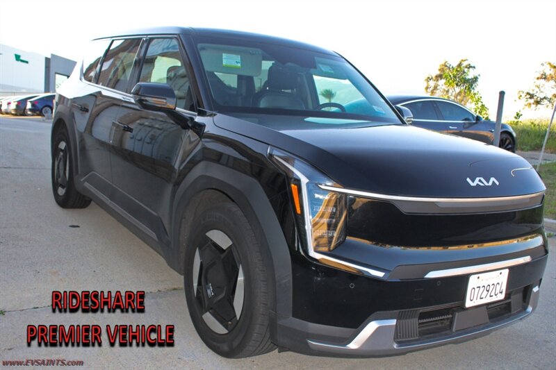 2024 Kia EV9 Black - Photo 2 - Rialto, CA 92376-8618