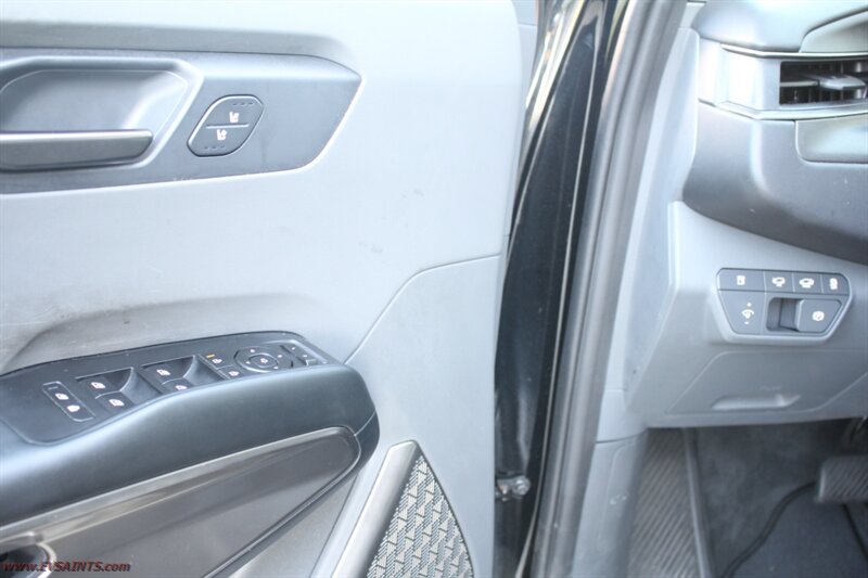 2024 Kia EV9 Black - Photo 26 - Rialto, CA 92376-8618