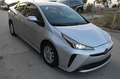 2022 Toyota Prius L Eco  We Finance - Photo 2 - Rialto, CA 92376-8618