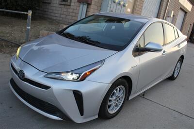 2022 Toyota Prius L Eco  We Finance - Photo 1 - Rialto, CA 92376-8618