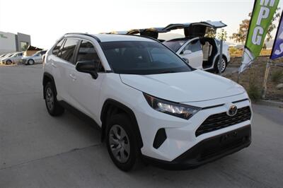 2021 Toyota RAV4 LE  We Finance - Photo 2 - Rialto, CA 92376-8618