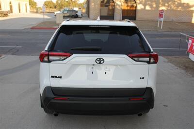 2021 Toyota RAV4 LE  We Finance - Photo 6 - Rialto, CA 92376-8618