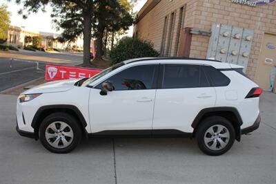 2021 Toyota RAV4 LE  We Finance - Photo 4 - Rialto, CA 92376-8618