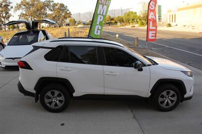 2021 Toyota RAV4 LE  We Finance - Photo 9 - Rialto, CA 92376-8618