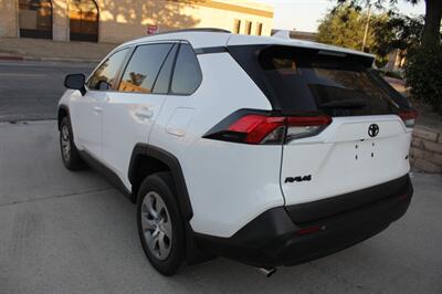 2021 Toyota RAV4 LE  We Finance - Photo 5 - Rialto, CA 92376-8618