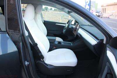 2023 Tesla Model Y Long Range AWD  WE FINACE - Photo 12 - Rialto, CA 92376-8618