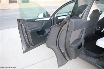 2023 Tesla Model Y Long Range AWD  WE FINACE - Photo 14 - Rialto, CA 92376-8618
