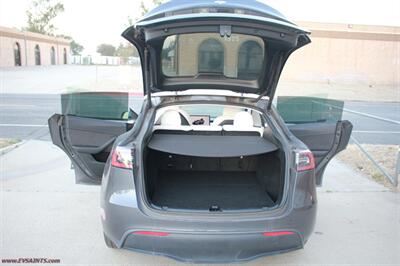 2023 Tesla Model Y Long Range AWD  WE FINACE - Photo 18 - Rialto, CA 92376-8618