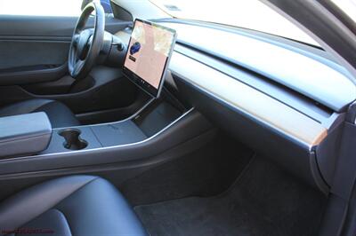 2018 Tesla Model 3 Long Range We Finance - Photo 14 - Rialto, CA 92376-8618