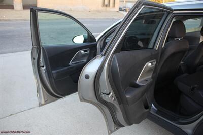 2022 Kia Niro FE  We Finance - Photo 11 - Rialto, CA 92376-8618