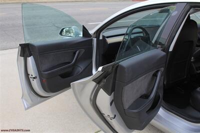 2018 Tesla Model 3 Long Range  We Finance - Photo 11 - Rialto, CA 92376-8618